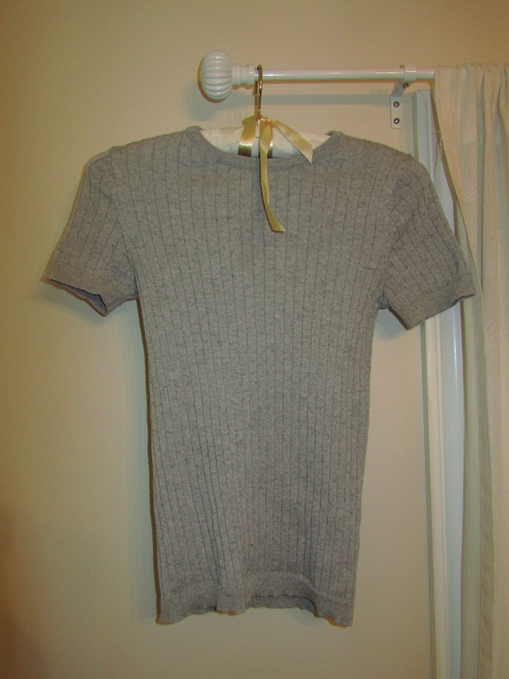 Dynamite grey, ribbed short sleeve knit top